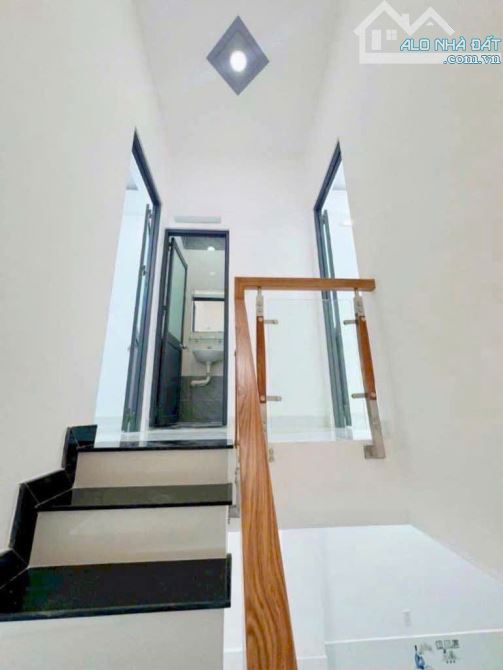 Bán nhà Phan Thị Hành, quận Tân Phú, 35m2, giá 3.85 tỷ