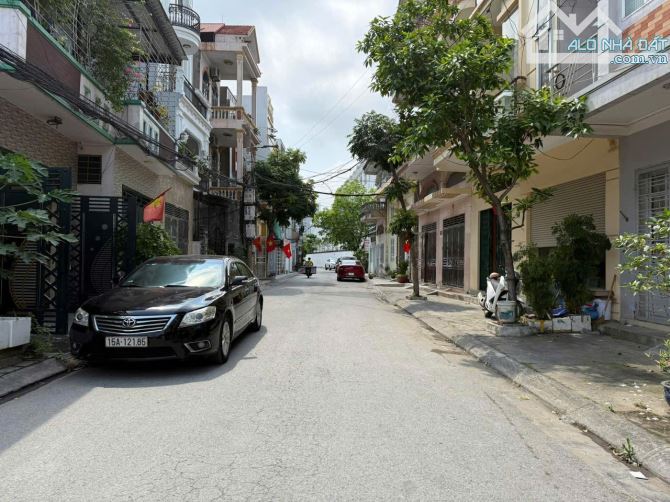Bán 80m2 đất hướng Đông Nam, đường 6m ngay cạnh trường THPT Hồng Bàng giá hơn 3 tỷ xíu - 1