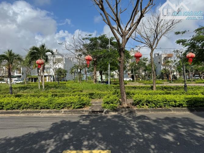 Bán 2 lô liền kề view công viên khu đảo Vip Hoà xuân, đường Trung Lương 11 - 1