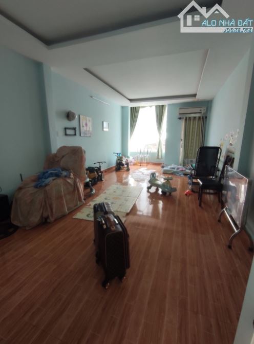 Bán nhà HXH Hoà Bình, Tân Phú, DT 84m2 - 4 x 21m - 4 PN - Gần Đầm Sen - Hơn 9 Tỷ TL - 1