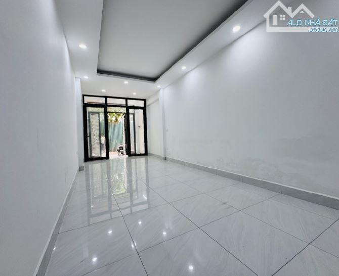 NGÕ Ô TÔ - KINH DOANH ONLINE, Ô TÔ VÀO NHÀ, NGÕ THÔNG CÓ Ô CHỜ THANG MÁY, CHỦ MÁU BÁN - 1