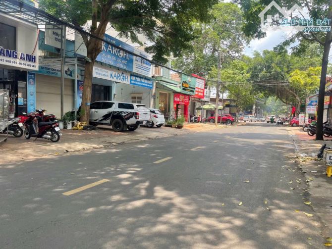 NHÀ MẶT TIỀN LÊ THỊ HỒNG GẤM - VỊ TRÍ ĐẸP VỪA Ở VỪA KINH DOANH TỐT!!! - 1