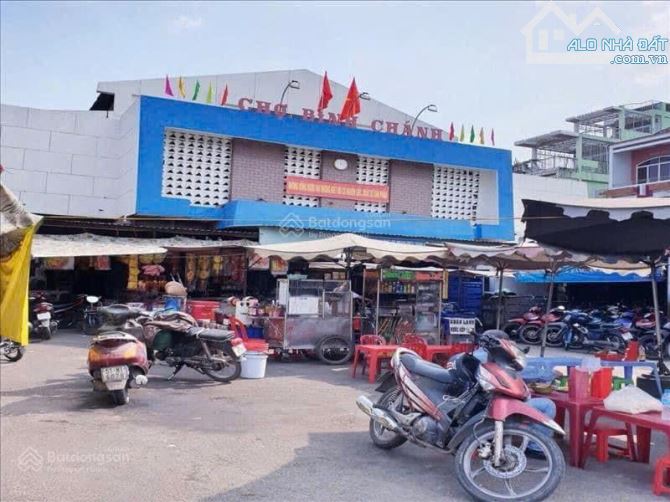 CHÍNH CHỦ BÁN GẤP NHÀ  MẶT TIỀN 2 LẦU GIÁ 1TỶ270TRIỆU - NGAY SAU LƯNG CHỢ BÌNH CHÁNH ĐANG - 1