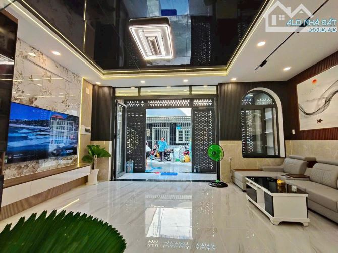 Nhà đẹp ở ngay - HXH Trương Công Định - P14 - Khu Sang (5 x14m) 4 Tầng bề thế, chỉ 9.9 tỷ - 1