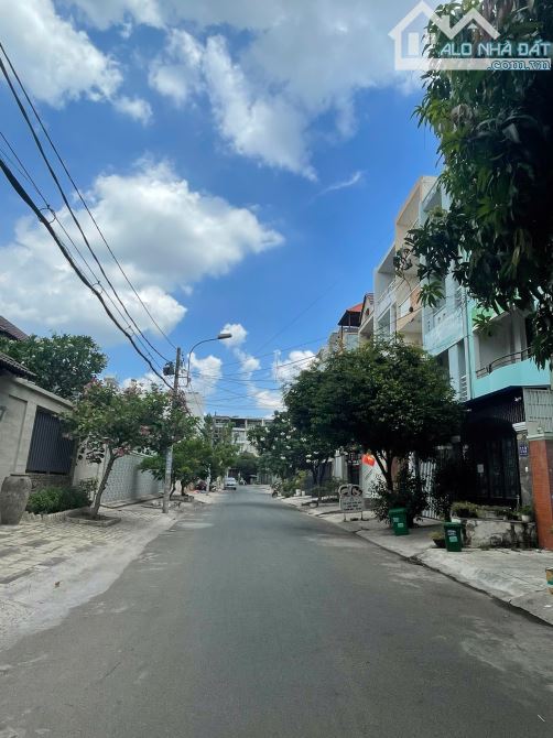 Rẻ hơn thị trường 2 tỷ!! Nhà MT đường số 24- Bình Phú 1 F.11 Q. 6 (4x24m) tận 5 tầng - 1