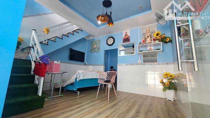 Bán nhà 1trệt 1lầu DT 80m2 TTTP Nha Trang Ngay Chợ Đầm đường ô tô 8m giá 4tỷ6 - 1