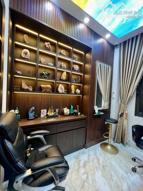 🌺 Siêu Phẩm Nhà MT Đống Đa 4 Tầng 5 Ngủ- Đường 15m Trung Tâm Hải Châu Sầm Uất/Giá 19.5 tỷ - 1