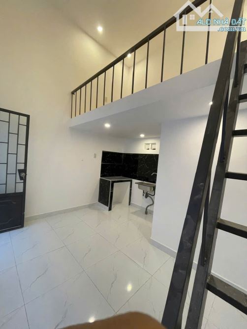 Bán nhà trung tâm thành phố nha trang  Vị trí : hẻm Lê Hồng Phong đường oto giá 3tỷ250 lh - 1