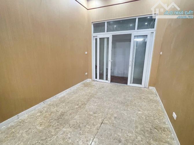 SIÊU PHẨM NHÀ ĐẸP CẦU GIẤY 5T 35M MT3,5M NGÕ RỘNG GIÁ YÊU THƯƠNG CHỈ NHINH 7 TỶ - 1