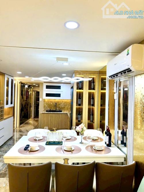 MẶT TIỀN KINH DOANH - SÁT TÊN LỬA - DT70 M2 - 5 TẦNG CÓ HẦM VÀ THANG MÁY - ĐANG KD, DÒNG T - 1