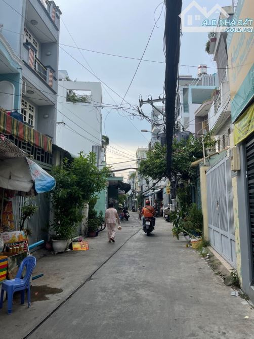 NHÀ 2 LẦU ĐÚC (4.3x12.5m) NGAY CHỢ ĐƯỜNG HẬU GIANG Q.6 - 1