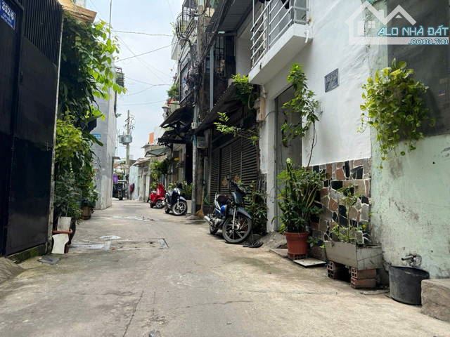 BÁN NHÀ 1/ GÒ DẦU - TÂN PHÚ - SÁT MẶT TIỀN - HẺM XE HƠI - 2 TẦNG - 56M2 - 5 TỶ HƠN - 1