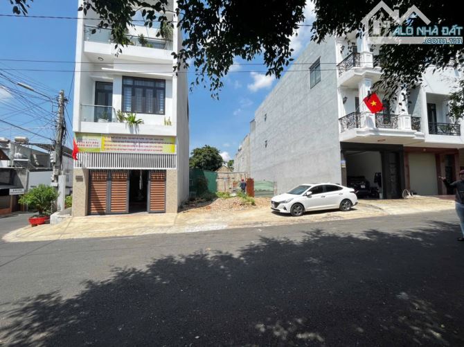 ĐẤT HẺM 119 NGUYỄN VĂN CỪ SÁT NGAY CÔNG AN: GIÁ 3.8 tỷ - 1
