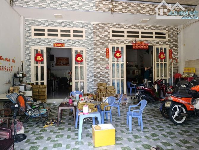 Bán nhà mặt tiền quận 8 siêu rẻ - 1
