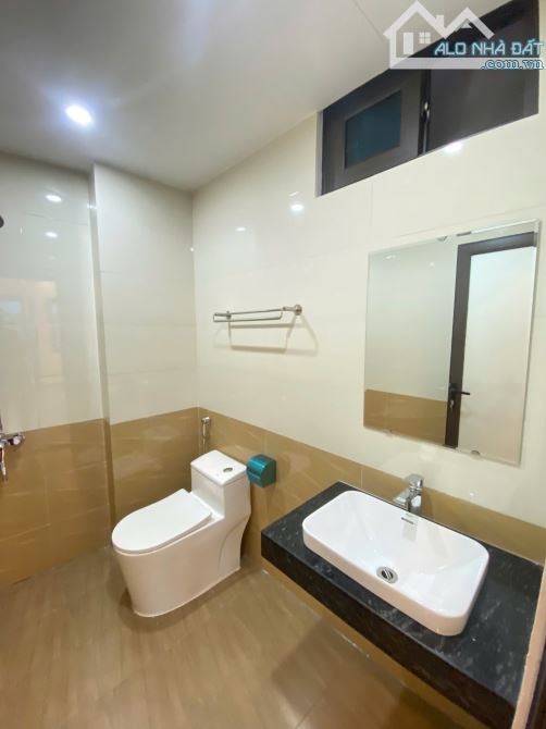 Bán nhà phố Trung Kiên, Tây Tựu 40m²x5tầng, sổ đỏ chính chủ Giá 5,5 tỷ - 1