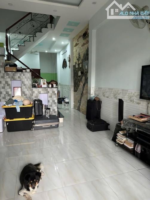 HẺM XE TẢI 7M BON BON - NGAY NGÃ TƯ 4 XÃ - HƯƠNG LỘ 2 - GIÁP TÂN PHÚ - NHÀ 4 TẦNG KIÊN CỐ - 1