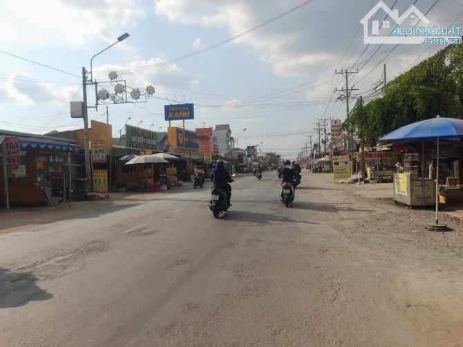 Kẹt tiền bán gấp nhà lầu 113m2 đất thổ view kênh chỉ 1.7 tỷ - 1