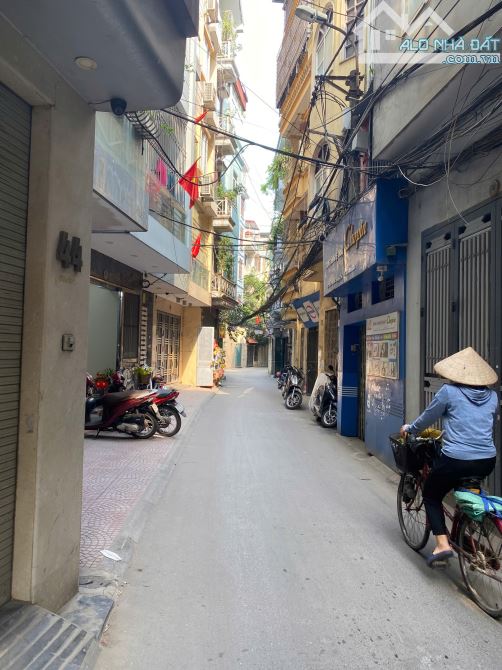 Hoàng Cầu - Mặt ngõ ô tô tránh - Kinh doanh bất chấp - Nhà đẹp ở ngay - Gần hồ Hoàng Cầu - 1