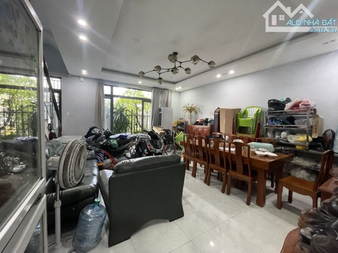 🏕Gấp bán nhà 4 tầng 80m2 ngay phạm văn đồng - 1