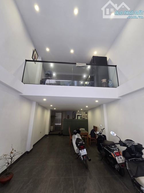 BÁN NHÀ LÁNG HẠ , ĐỐNG ĐA 47m2*7 Tầng NHÀ ĐẸP - THANG MÁY - NGÕ TO - GARA Ô TÔ - GẦN PHỐ - 1