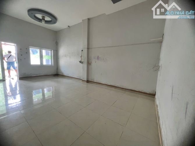 Bán đất mặt tiền đường Trương Hán Siêu gần ngã tư đường Phùng Hưng Phước Long Nha Trang - 1