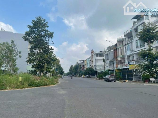 BÁN NỀN GÓC 2 MẶT TIỀN ĐƯỜNG NGUYỄN CHÁNH KDC 586 - GẦN BV HOÀN MỸ - 1