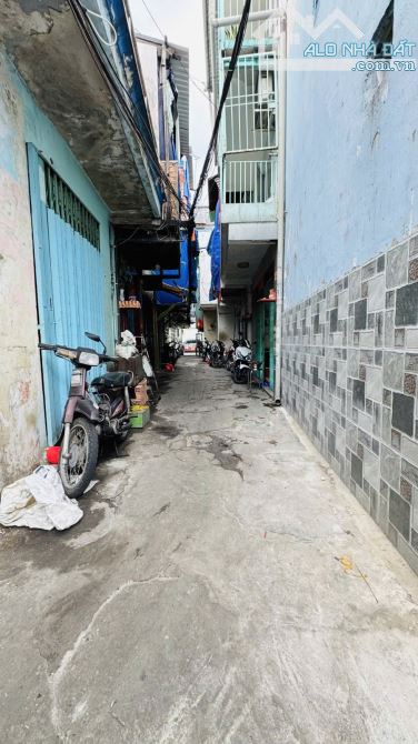 BÁN NHÀ QUẬN 11, KHU LÃNH BINH THĂNG, VÀI BƯỚC CHÂN RA MẶT TIỀN. - 1