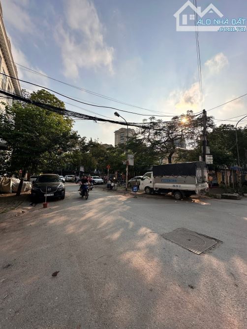 Biệt thự vip N02B Đại lộ Thăng Long 80m 20.5 tỷ phân lô kinh doanh vỉa hè siêu vip đẹp - 1