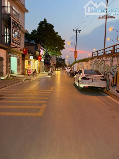 BÁN NHÀ NGỌC THỤY GIA LÂM LÔ GÓC NỞ HẬU MẶT TIỀN KHỦNG 6.1M, Ô TÔ 7 CHỖ VÀO NHÀ, GẦN CÔNG - 1