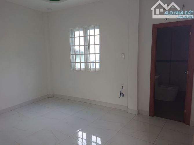 Nhà mới xây, Nguyễn Hồng Đào, Tân bình,53m2,3 tầng, 5,7m x 11,2m. chỉ 7 tỷ 8 - 1