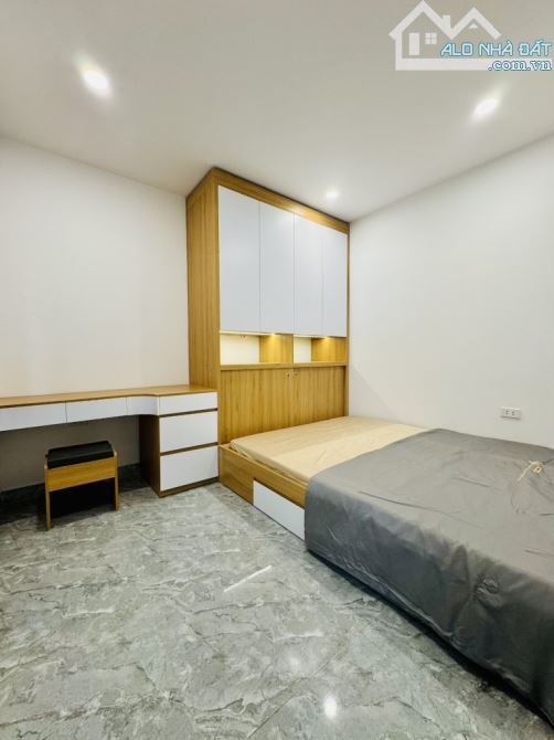 BÁN TẬP THỂ TẦNG 1, THANH NHÀN, 75M2,  2 NGỦ, VÀI BƯỚC RA HỒ TUỔI TRẺ, FULL NỘI THẤT. - 1