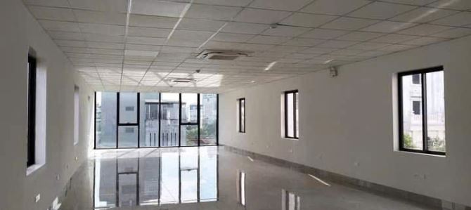 Bán nhà mặt phố Hoàng Quốc Việt, 121m², 5 tầng, mặt tiền 4.5m, hai mặt thoáng, nhỉnh 48 tỷ - 1