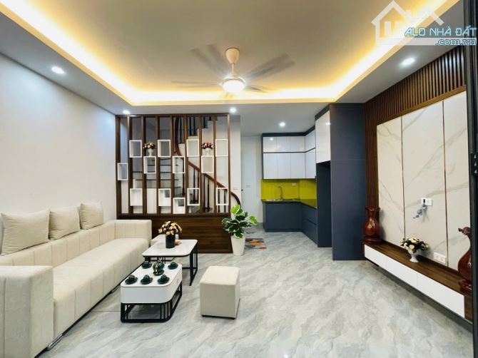 ❌ Hàng xóm với Bác Hồ - Chỉ 6 tỷ 3 sở hữu ngay 30m2 Căn nhà tại Phố Ngọc Hà - 1