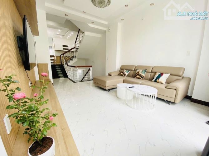 Bán nhà 3 tầng MT Huỳnh Lý - Hải Châu cách sông Hàn 100m đầy đủ nội thất - 1