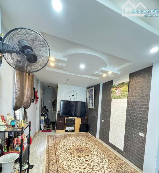 BÁN NHÀ NGUYỄN VĂN CỪ, LONG BIÊN- 5 TẦNG, VỊ TRÍ VIP, NGÕ THÔNG, AN SINH ĐỈNH, HƠN 7 TỶ - 1