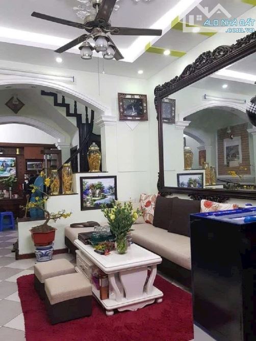 BÁN NHÀ CẦU GIẤY 43M2 X 5 TẦNG MẶT TIỀN 3.8M HƠN 8 TỶ - 1