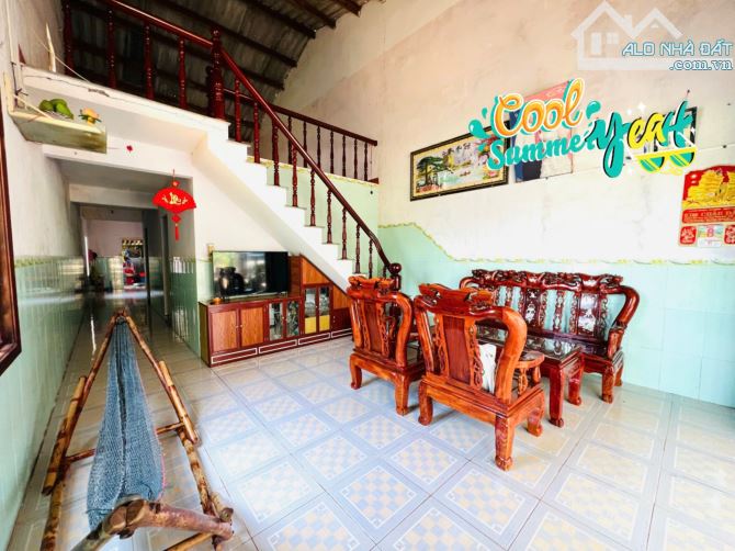 300M2, MẶT TIỀN NGUYỄN HỮU CẢNH, SẴN NHÀ CẤP 4 MUA VÀO Ở NGAY, NHỈNH 900 TRIỆU - 1