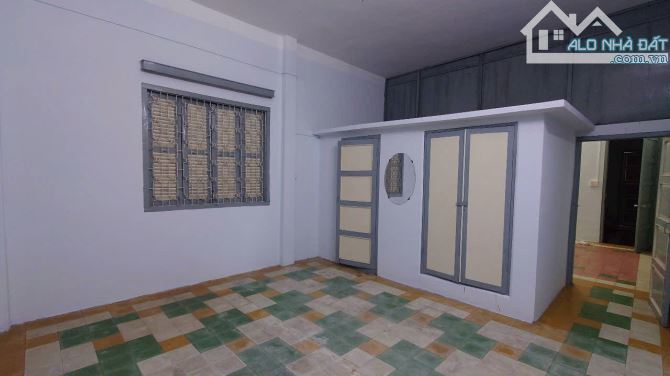 🏷 Bán gấp trong tháng – Nhà LÔ GÓC HAI MẶT HẺM –Đối diện Chợ Lê Văn Sỹ,  Q3 -  Sân rộg - 1