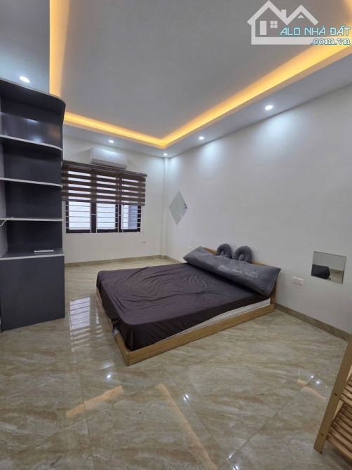 Bán Nhà | Tại Thượng Thanh Long Biên | 5 Tầng Vị Trí Kim Cương  Không Gian Rộng | 5,4 Tỷ - 1