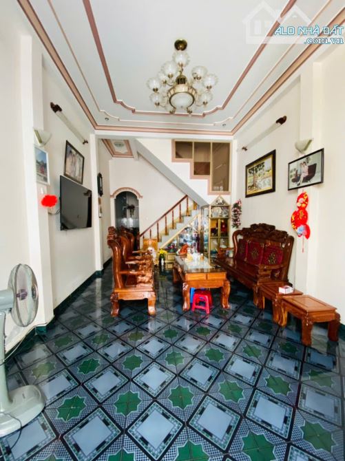 Bán nhà 4 tầng vị trí đẹp đường oto,thông  Đi bộ ra biển Hòn Chồng 3 phút - 1