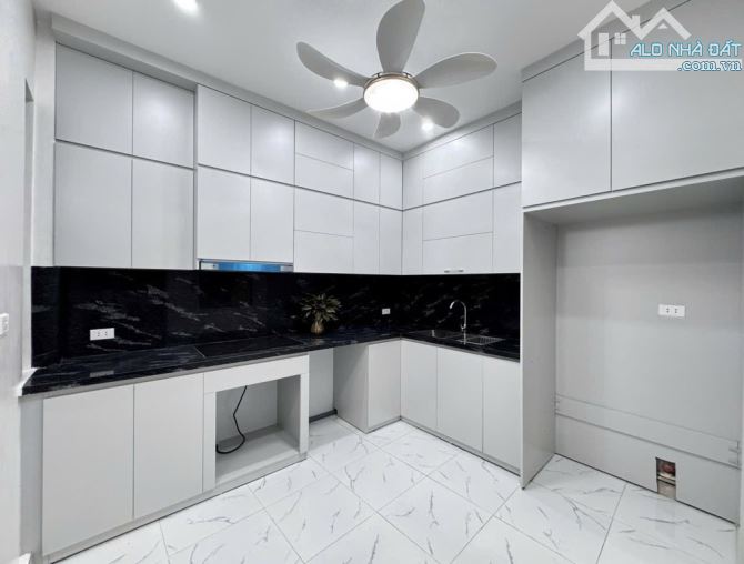 VĨNH HƯNG- NGÕ THÔNG, GẦN OTO- 37M2- 5 tỷ 65 - 1