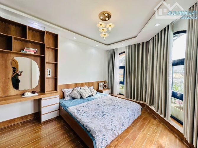 Nhà đẹp siêu phẩm trên đường Nguyễn Văn Khối, Phường 9 - 13