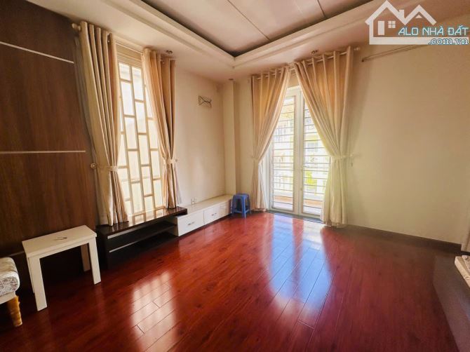 Định cư gấp bán Biệt thự Phú Nhuận, dt: 8m x 20m, 4 tầng, nội thất hiện đại, Giá chỉ 22 tỷ - 17