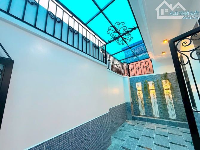 Nhà xây mới sân cổng độc lập ngõ nông đỗ cửa phố Lê Lợi - 2