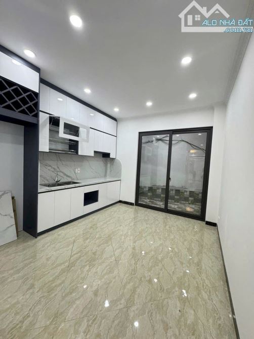 Tựu Liệt - Thanh Trì 51m x 5 tầng, mặt tiền 3.5m, giá 8.8 tỷ thương lượng - 2