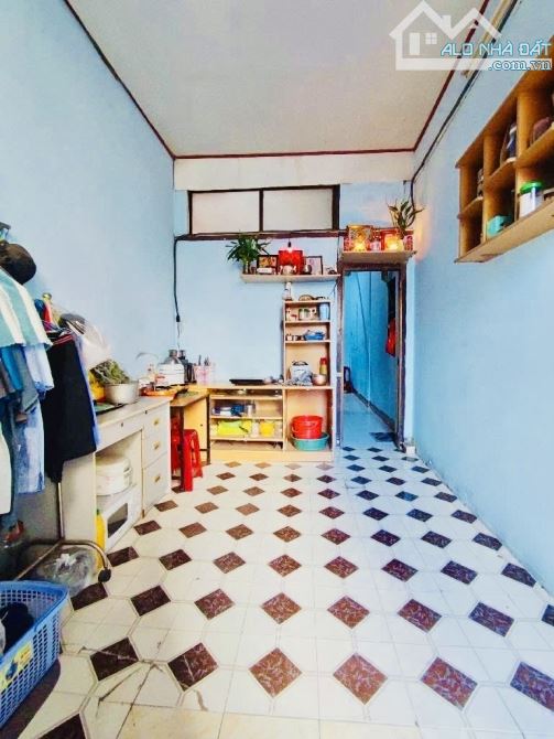 Bán nhà khu phân lô Trần Hưng Đạo Quận 1- 4 Tầng Đúc BTCT- Hẻm 4m- 50m ra mặt tiền- shr - 2