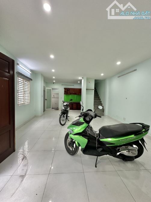 Bán nhà mặt phố Nguyễn Ngọc Lộc, Q.10, Diện Tích Khủng 80m², 7.9 tỷ - 2