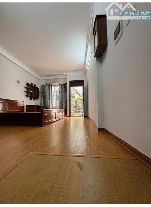 CHỈ 6,5 TỶ  SỞ HỮU NGAY NHÀ ĐẸP PHÚ ĐÔ .Dt 35m2 x 5 tầng Mặt tiền 3,8m - Ô TÔ CÁCH 3 BƯỚC - 2
