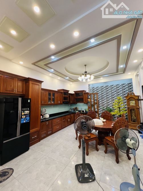 Bán nhà MT đường 7B, BTĐông B, Bình Tân, DT 100m2 - 5 × 20 - 4 tầng,  Giá 15.99 tỷ TL. - 2