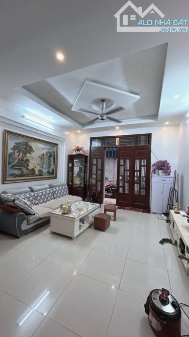 Cần bán gấp nhà Vĩnh Hưng, Hoàng Mai, ô tô dỗ cổng, 38m, 5 tầng, giá nhỉnh 5 tỷ - 2